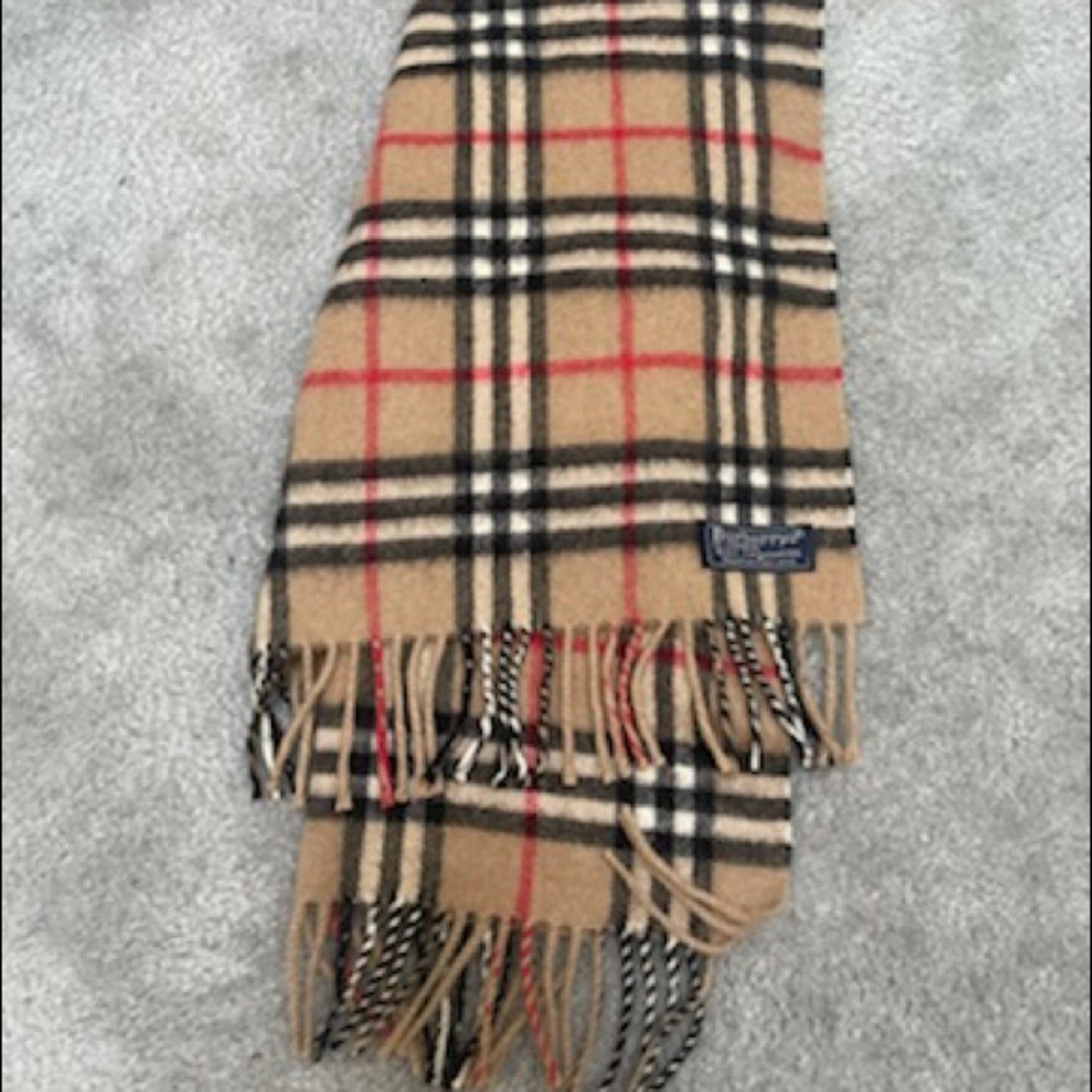 Large Burberry scarf